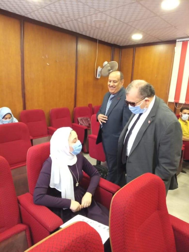 تكليف مدير الإدارة الطبية بجامعة السادات بتفقد الحالة الصحية لطلبة البكالوريوس 5