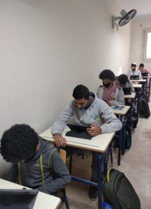 بالصور طلاب أولى ثانوى يؤدون الامتحان التجريبى للتدريب على استخدام التابلت. 5