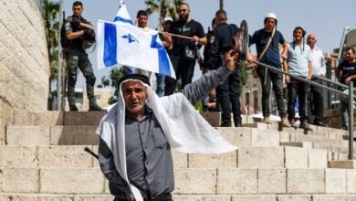 بالفيديو : شاهد قصيدة الشاعر عبد الله حسون .. حِذاؤُنا العَلَمُ 12