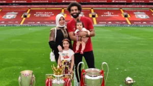 نجم كرة القدم المصري العالمي محمد صلاح يعترف : زوجتي غير سعيدة 1