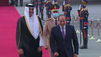 الرئيس السيسي يستقبل الأمير تميم بمطار القاهرة 3