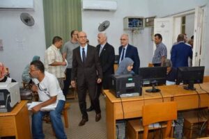 رئيس جامعة أسيوط يتفقد مكاتب التنسيق الالكتروني للالتحاق بالدراسة بالجامعة الأهلية 1