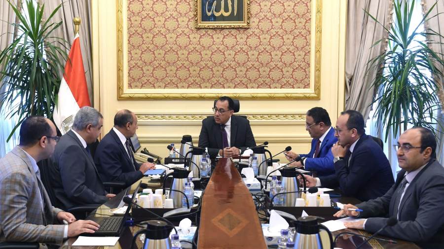 مدبولي يستعرض مع معيط  التقديرات الأولية للموازنة العامة