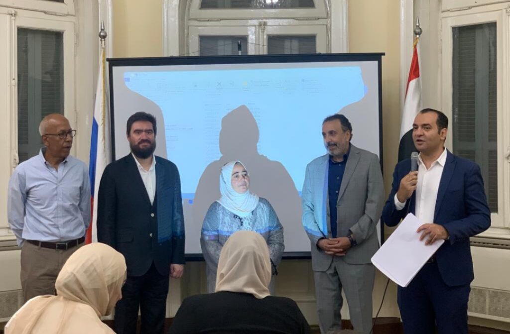 التطبيقية تقدم إبداعات الفوتوجرافيا والسينما بالروسي 3