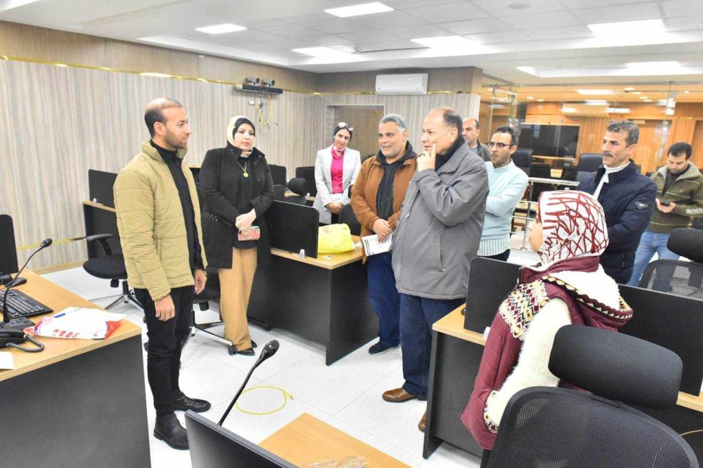 التنمية المحلية تكرم مدير مركز سيطرة الشبكة الوطنية بأسيوط 3