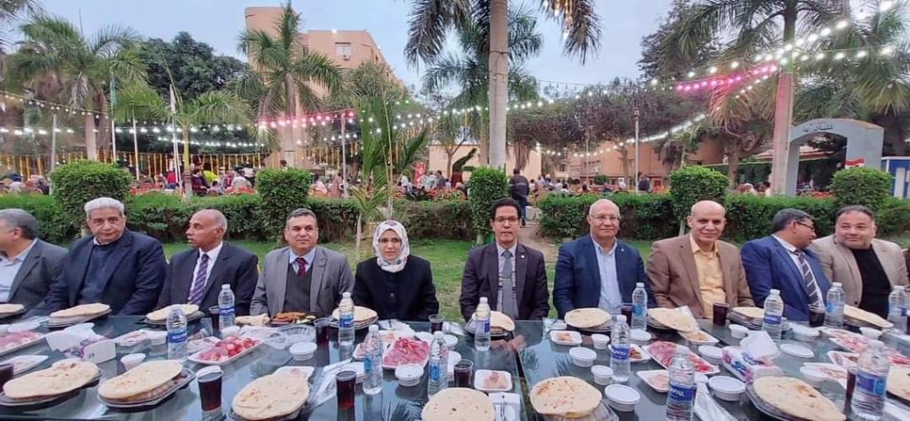 رئيس جامعة بنها يشارك في إفطار رمضاني بكليتي الزراعة والطب البيطري بمشتهر  1