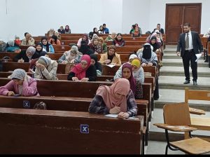 كلية التربيه جامعة بنها تتابع إختبارات" الميد تيرم" لطلاب الدبلوم العام بجميع المسارات 1