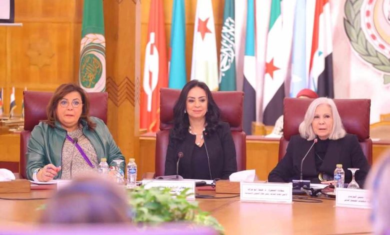 مرسي تشهد الجلسة الافتتاحية للمؤتمر السنوي العاشر لجمعية سيدات أعمال مصر