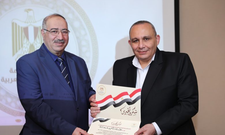السفير طارق المليجي يكرم المستشار الإعلامي أحمد شحاتة لجهوده في خدمة الجالية المصرية بالسعودية 1 السفير طارق المليجي يكرم المستشار الإعلامي أحمد شحاتة لجهوده في خدمة الجالية المصرية بالسعودية 1